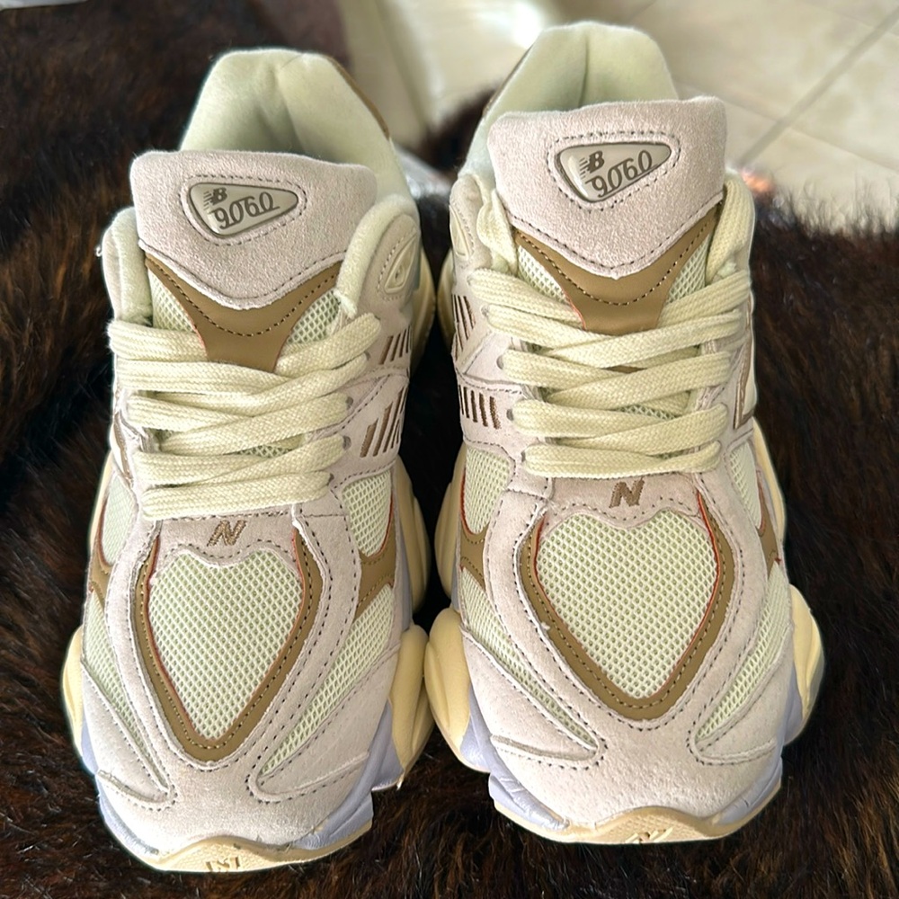 New Balance 9060